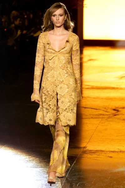 Look 30